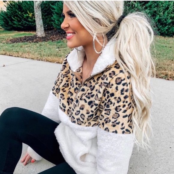 Leopard Pull-over - Picture 2 of 5